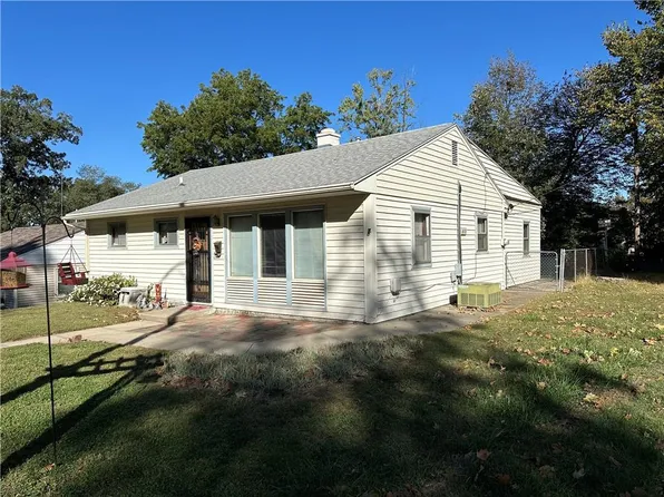 2015 Barkley Ln, Saint Joseph, MO 64501