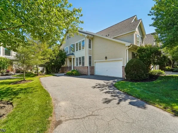 76 Schindler Way, Fairfield Twp., NJ 07004