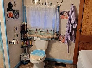 2359 Tatmans Rd NE, Crooksville, OH 43731