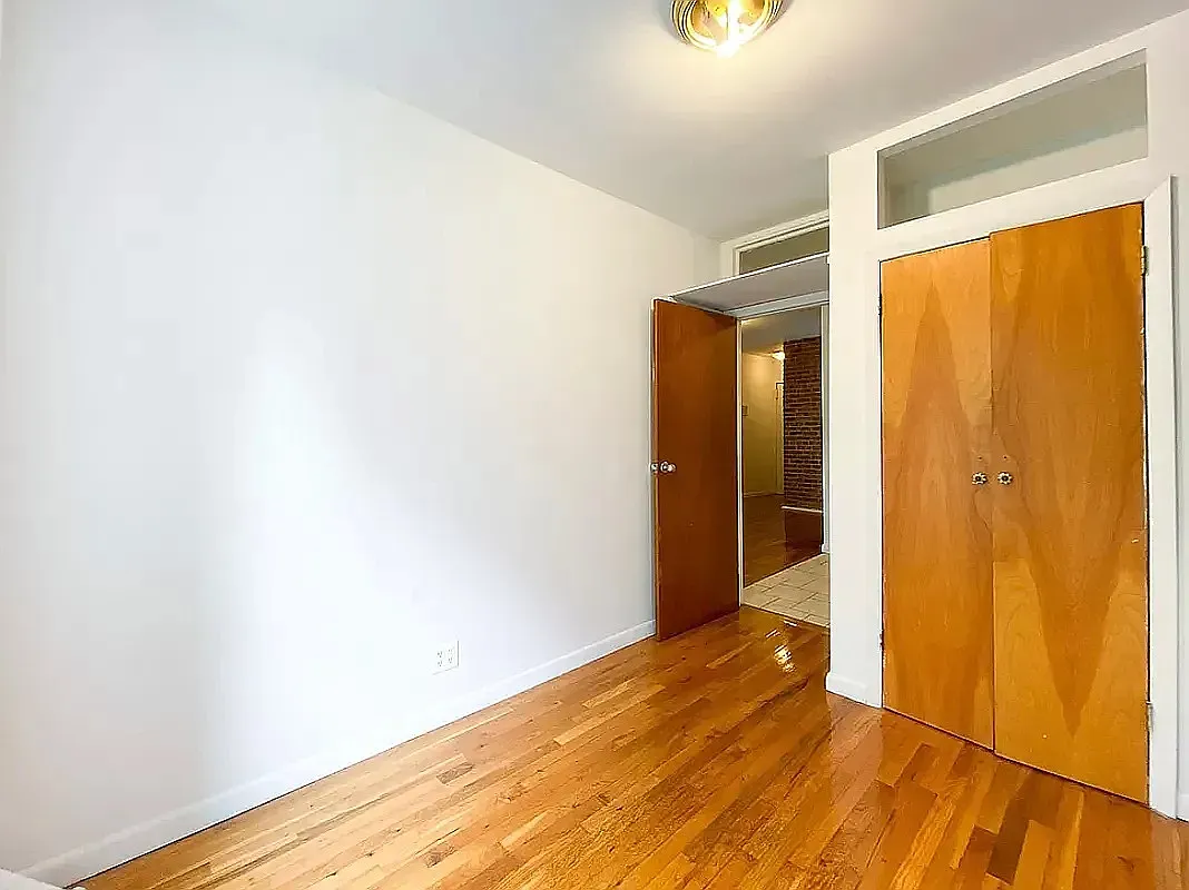 631 East 11th Street — Photo 4