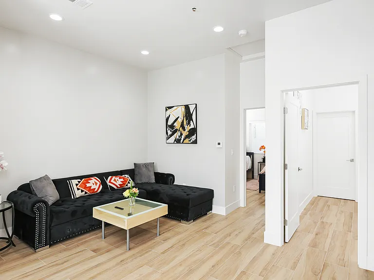 11081 College Ave #1 — Photo 22