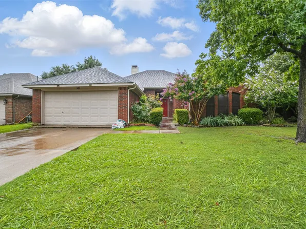 911 Crest Meadow Ln, Mesquite, TX 75181