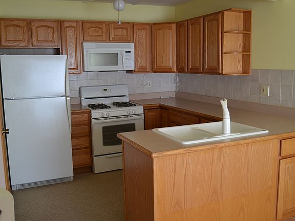 4th image of 818 Wiltshire Dr APT 2