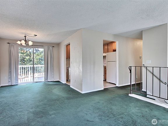 4th image of 19302 9th Avenue E