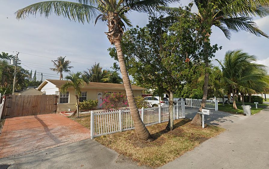 1st image of 1424 NE 31st Ct
