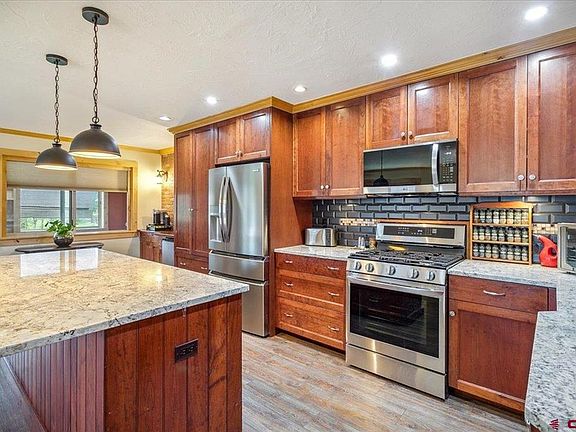 4th image of 365 Arrowhead Drive