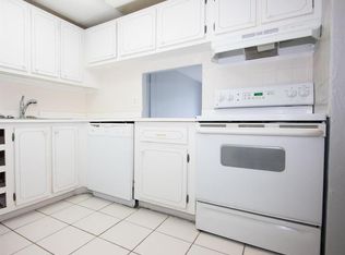 500 Executive Center Dr APT 1M, West Palm Beach, FL 33401