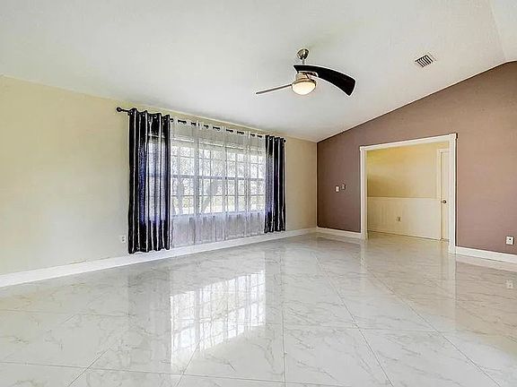 4th image of 6225 Banyan St