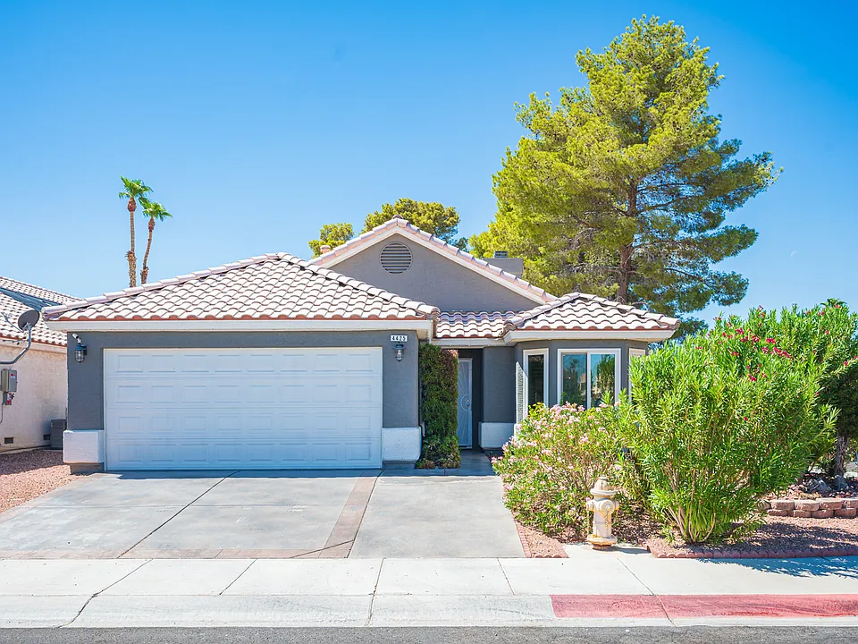 4425 Loma Ct