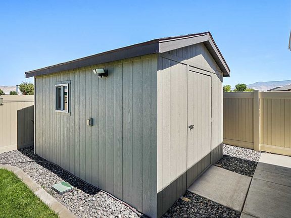 5th image of 2984 Bighorn Ave