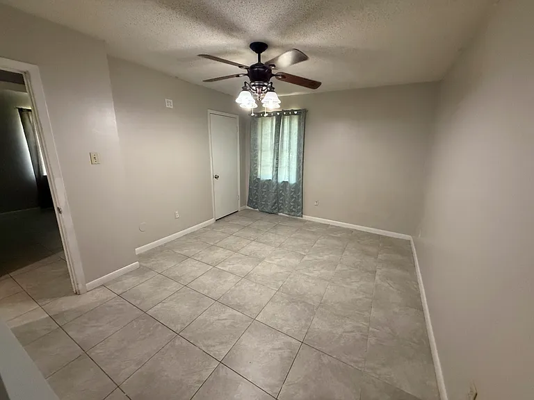 326 Barkwood Cir — Photo 7