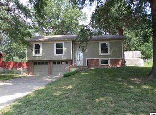 819 Englewood St, Lansing, KS 66043