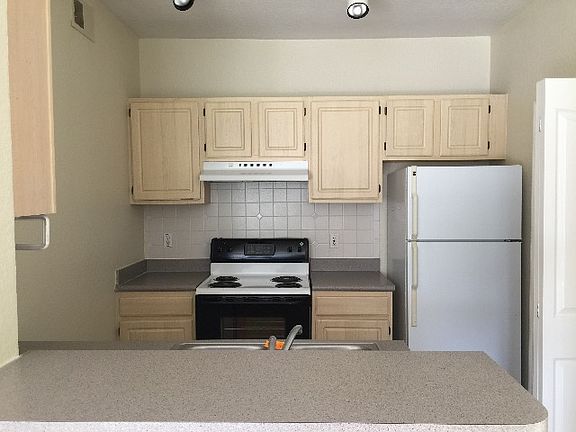 4th image of 8822 Dunes Ct APT 10-108