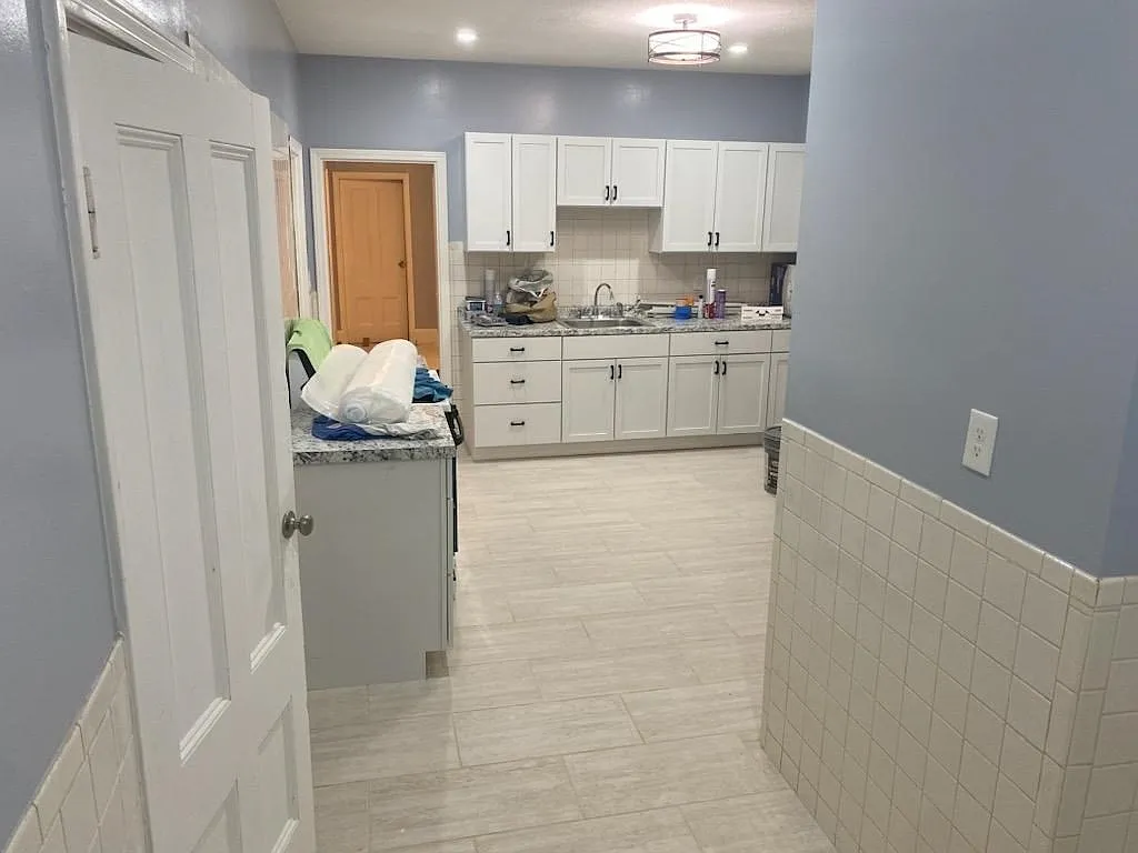 4 bed, 1.0 bath, 1575 sqft, $1,200 — Photo 2