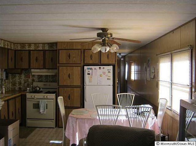 2nd image of 22 Shorehaven Trailer Park