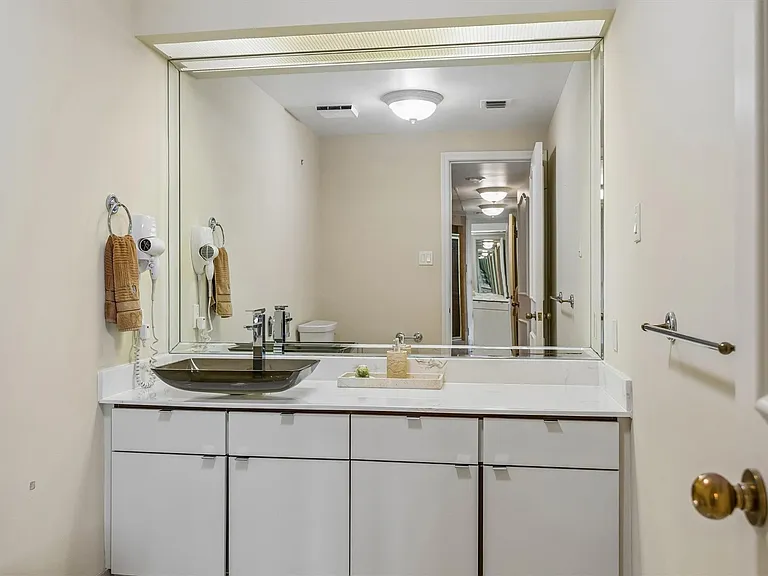 101 Westcott St #305 — Photo 16