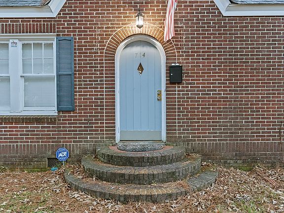 3rd image of 714 3rd Ave