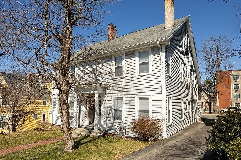 1 bed, 1.0 bath, 912 sqft, $1,800 — Photo 3