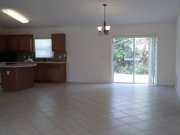 2nd image of 1097 W Seagate Dr
