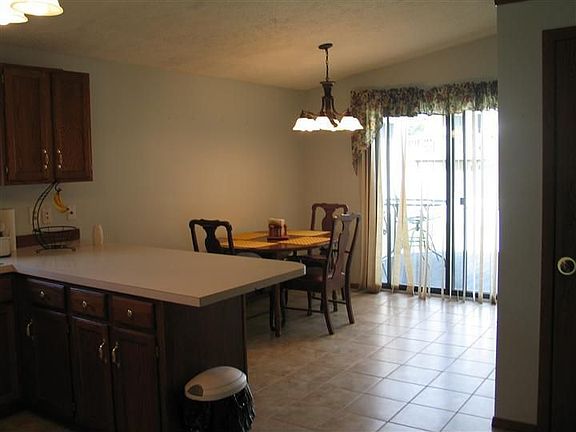5th image of 1524 Honey Locust Dr