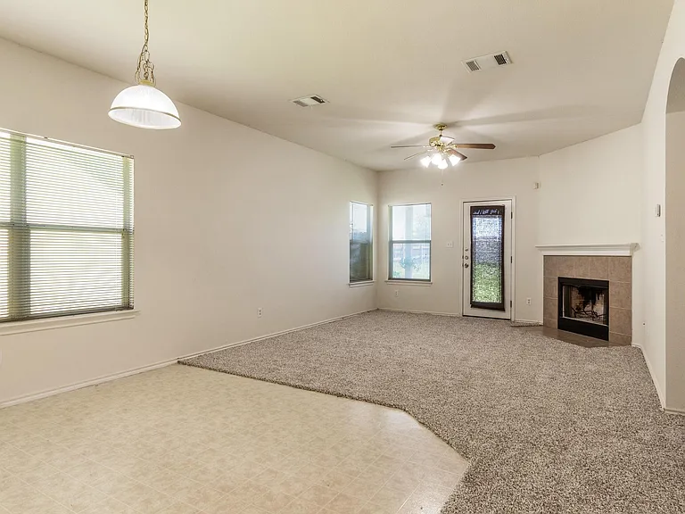 600 Wiley St — Photo 8
