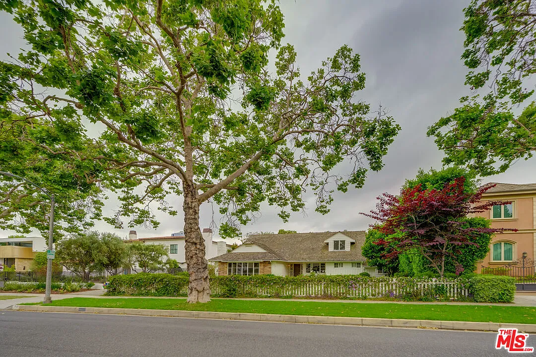 5 bed, 6.0 bath, 4412 sqft, $31,500 — Photo 3