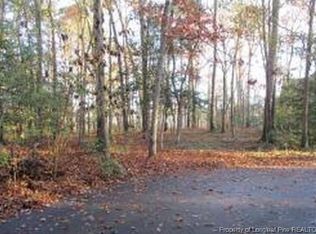 4 Rhodes Pl, Clinton, NC 28328