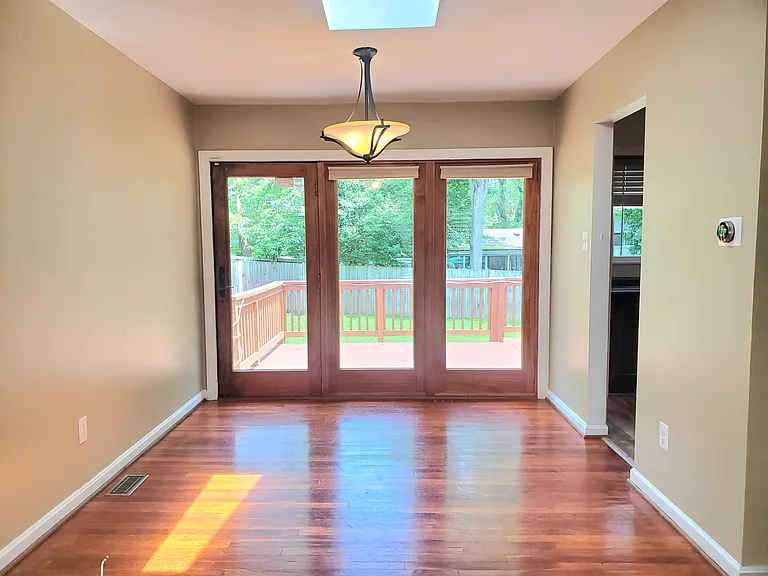 4517 Mayfield Dr — Photo 8