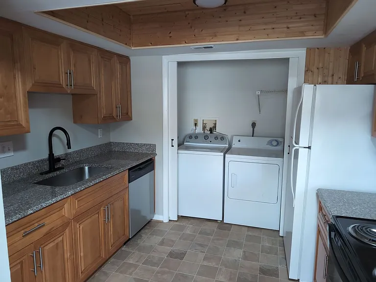 526 Glenn Regis Way — Photo 16