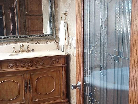 4th image of 2-26498 E 670th Rd