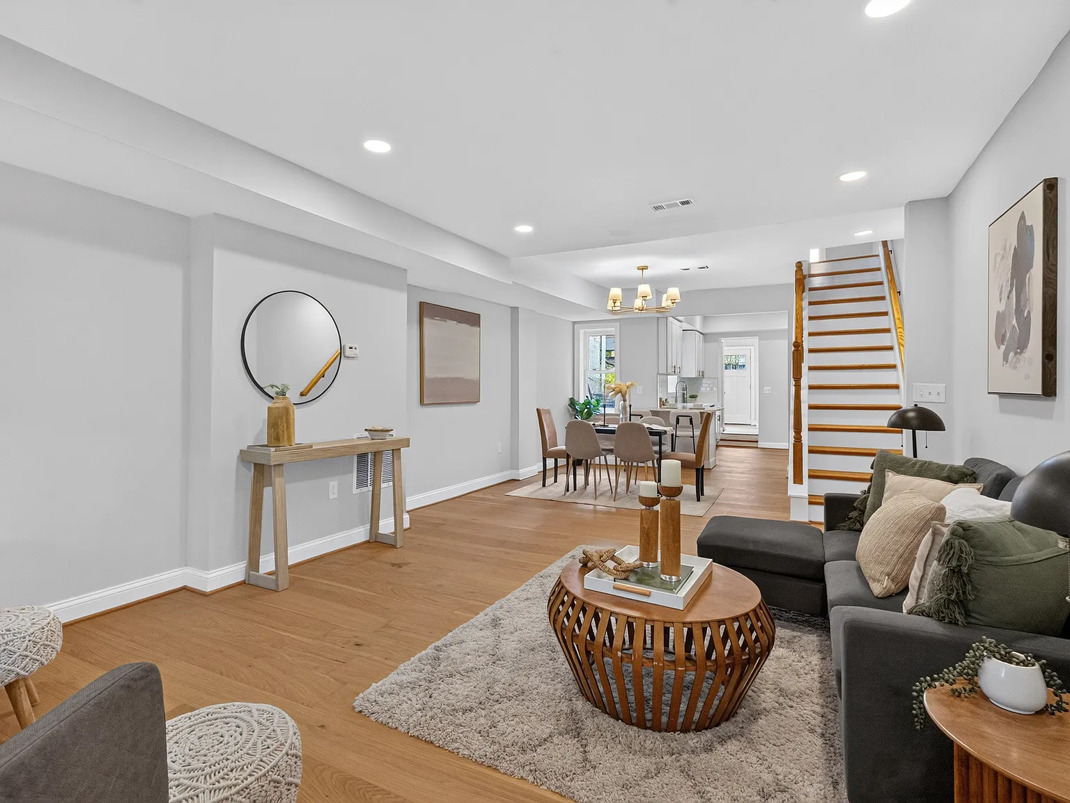 3 bed, 3.5 bath, 1686 sqft, $3,300 — Photo 2