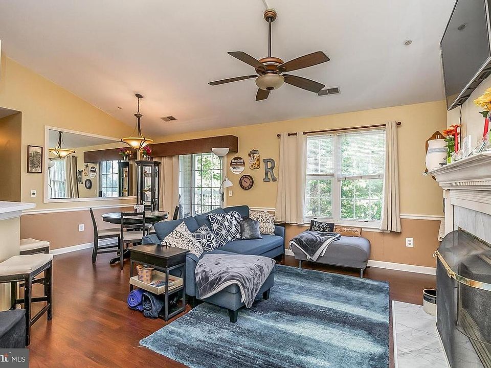 family room/ dining room
