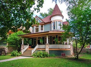 326 S Humphrey Ave, Oak Park, IL 60302