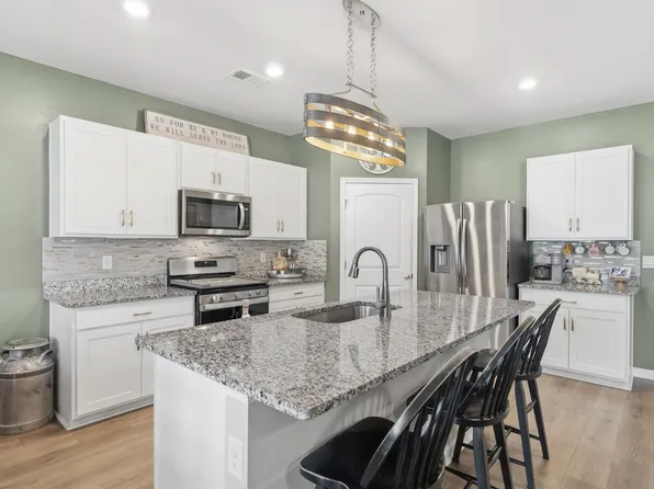 5097 Hunters Village Dr, Lebanon, TN 37087