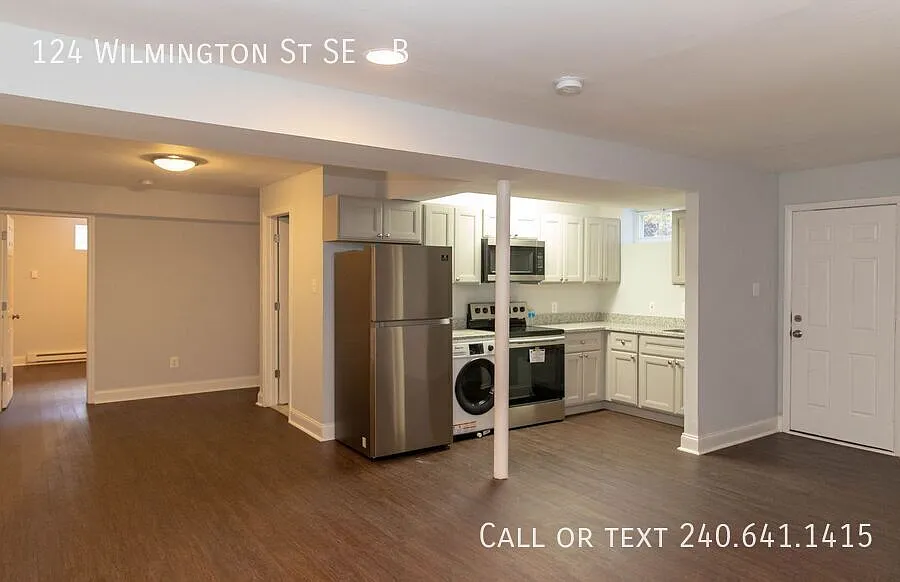 Charming 2 BR/1 BA Apartment in Congress Heights! — Photo 4