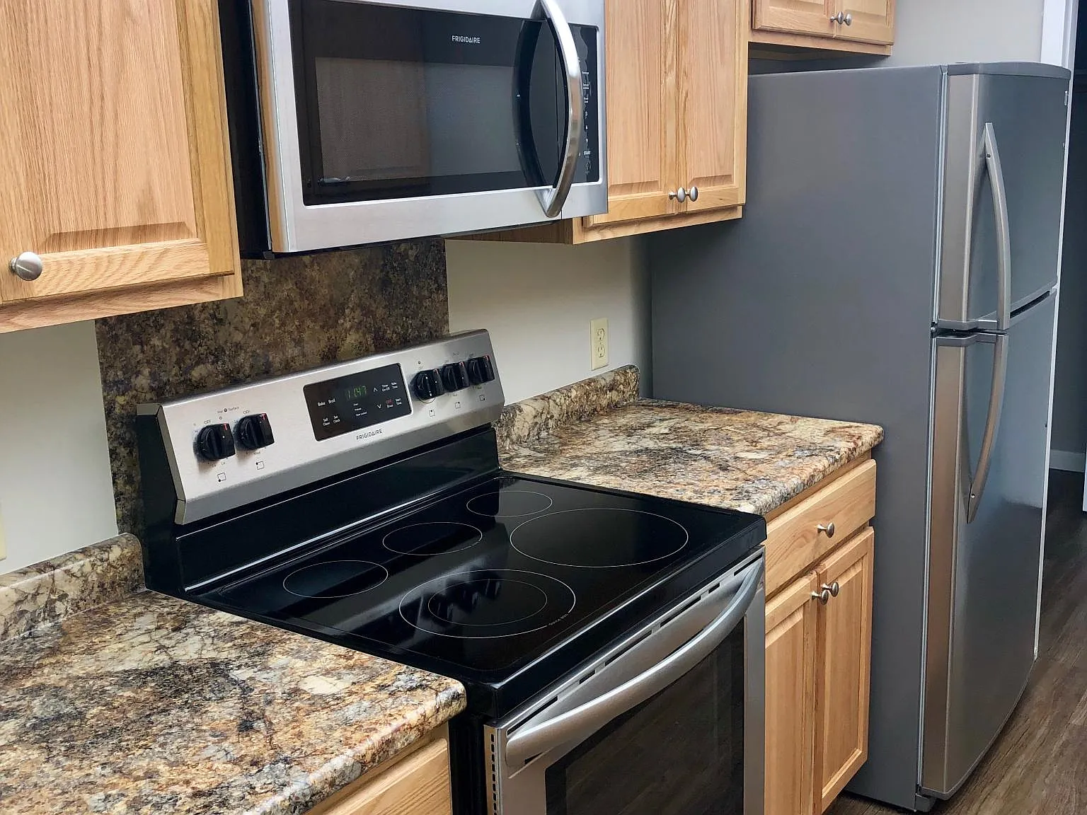 1500 Lincoln Tower Cir — Photo 2