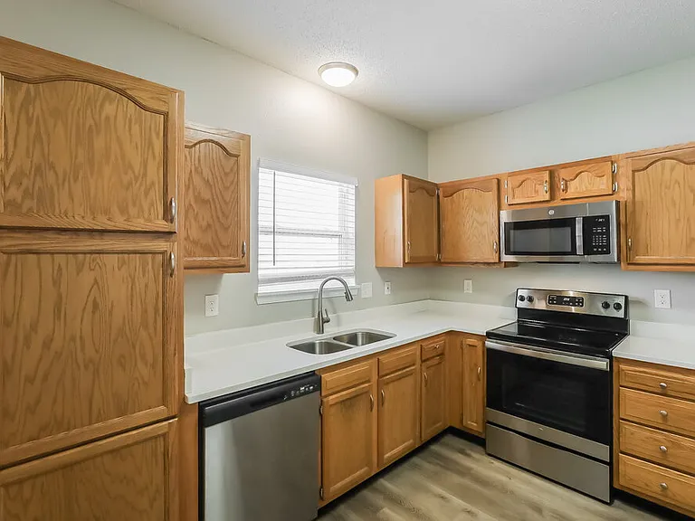 7150 Parklake Pl — Photo 6