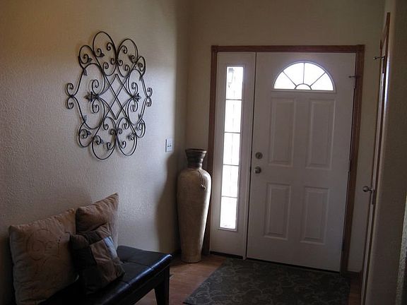 8\' x `5\' Foyer