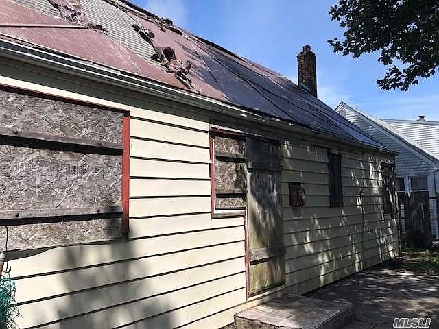2nd image of 937 Uniondale Ave