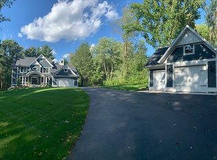 5844 Dix Dr NE, Belmont, MI 49306