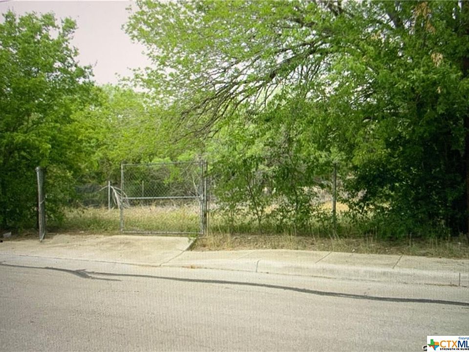 2nd image of 2706 Crater Dr