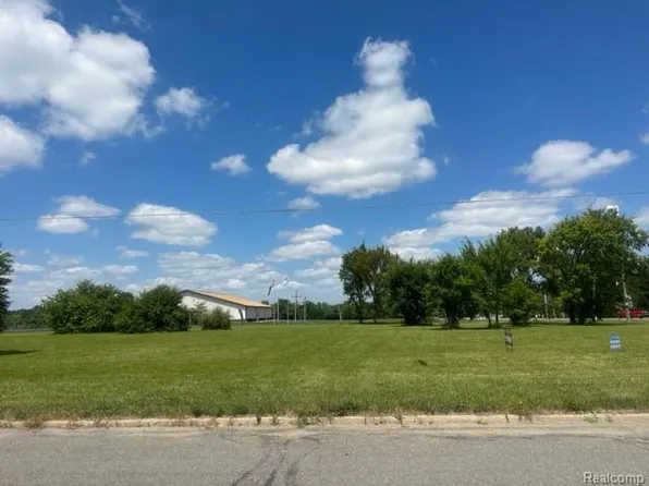 S Belsay Rd, Burton, MI 48519