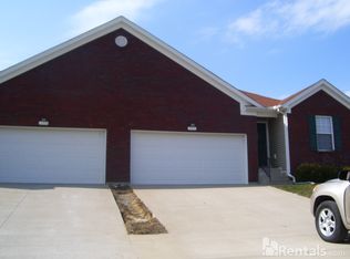 111 Kestrel Ct, Vine Grove, KY 40175