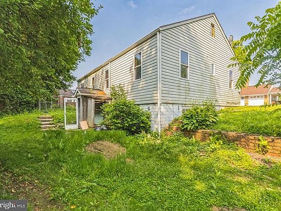 3rd image of 212 James Ave