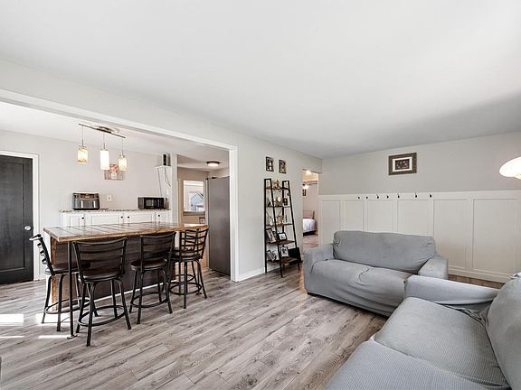 3rd image of 10743 Saint Matthew Ln