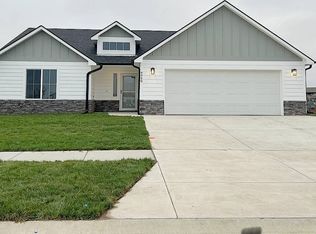 9862 Weeping Willow Dr, Manhattan, KS 66502