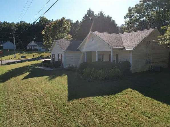 15 Sampson Ct, Covington, GA 30016