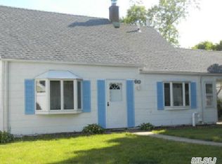 60 Hill Ln, Levittown, NY 11756