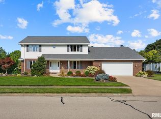 11 Blackberry Ln, Morton, IL