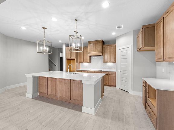 5th image of 3422 Everglade Ln